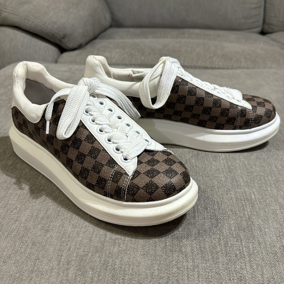 Brown Steve Madden Block Print Platform Sneakers - Picture 10 of 10